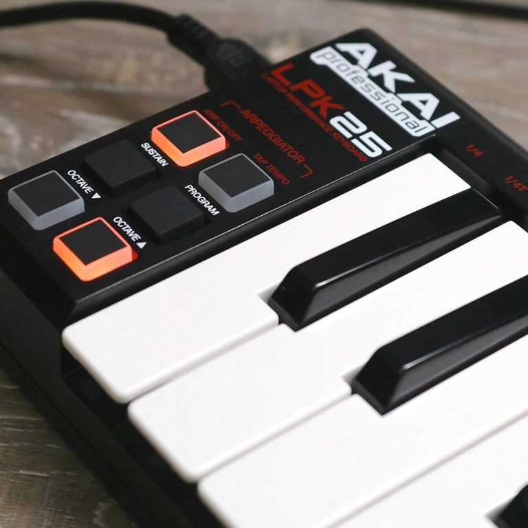 RECOMENDADO: AKAI Professional LPK25 – Teclado controlador USB MIDI de 25 teclas