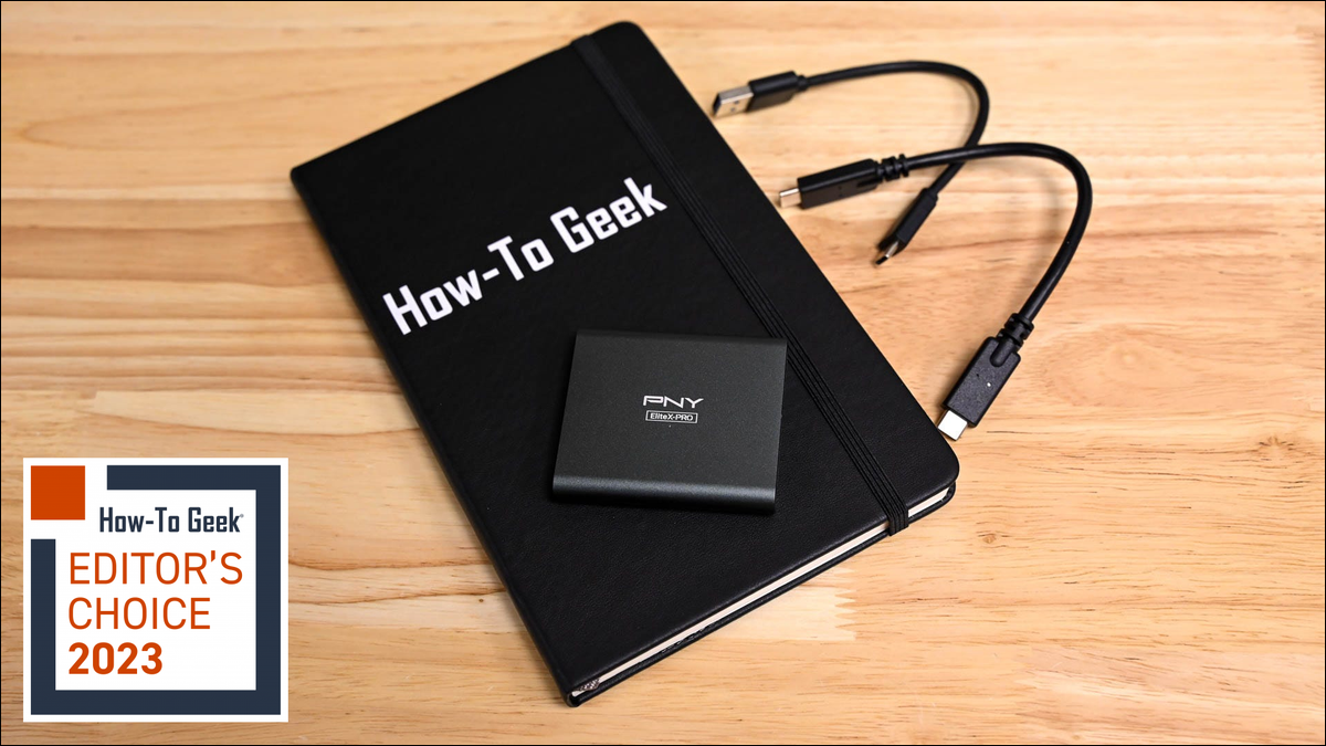 PNY EliteX-PRO con sus dos cables USB.